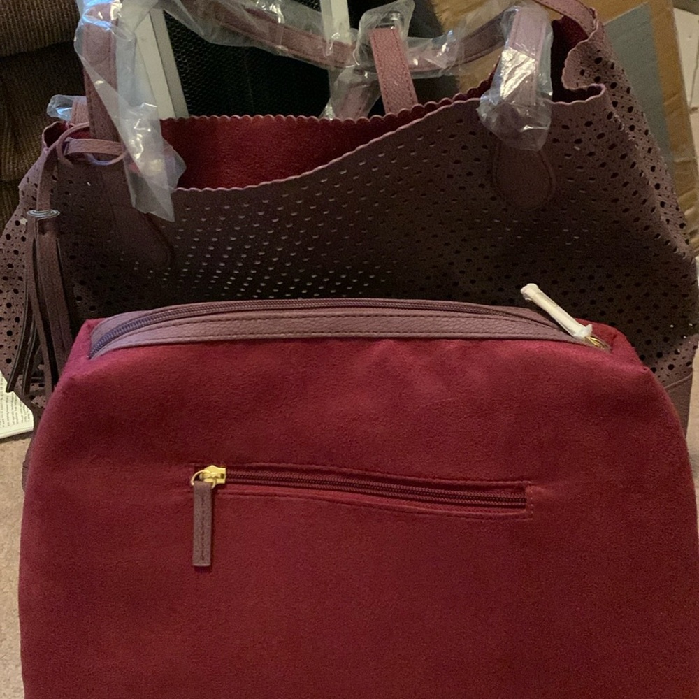 Bag set larger leather bag with smaller bag that fits inside